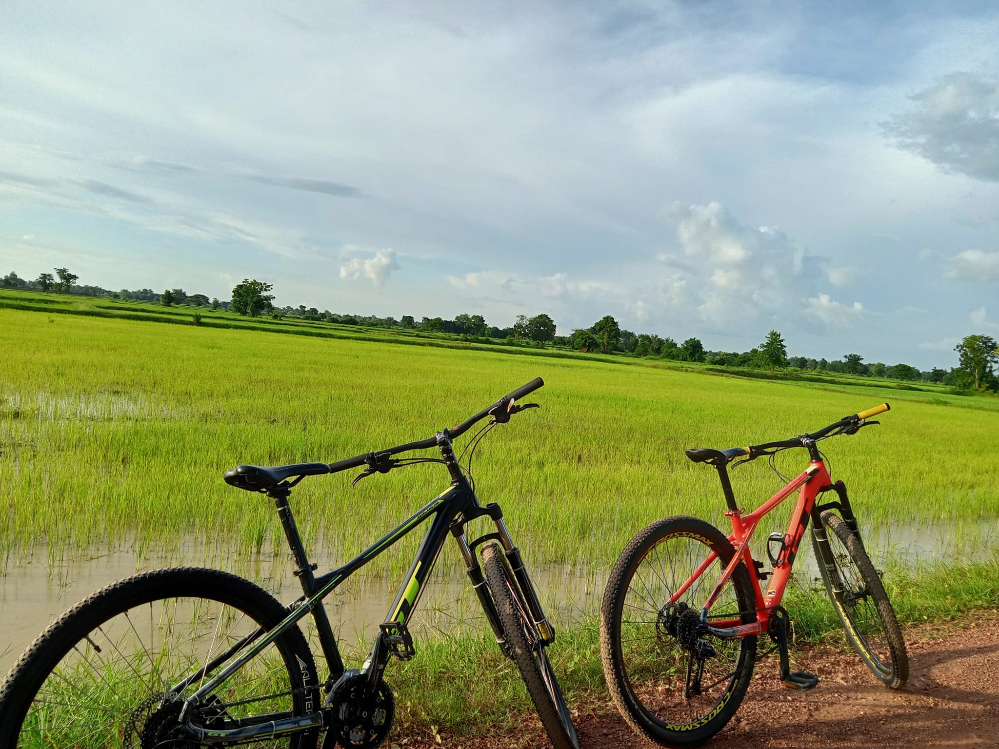 Phnom Penh Cycling To Sihanouk Ville Beach 4 Days